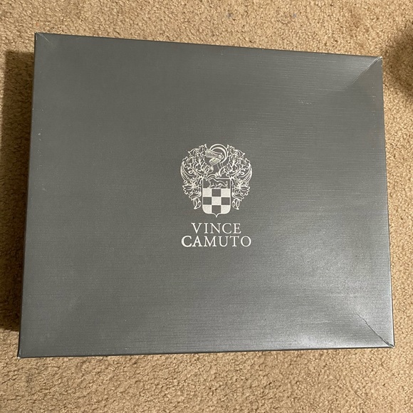 VINCE CAMUTO Heel Booties - Picture 4 of 4